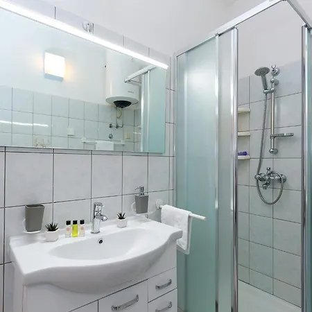 With Parking Space - 7265 * Poreč